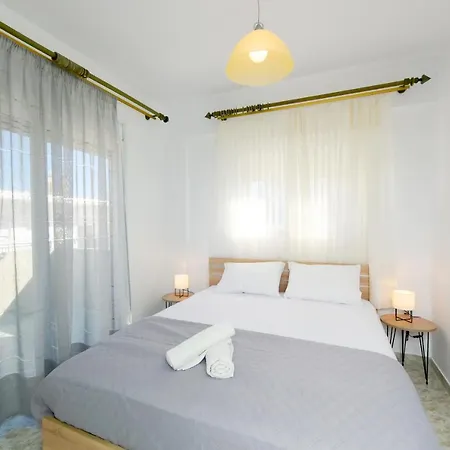 Irilena - 4bdr House * Gennadi