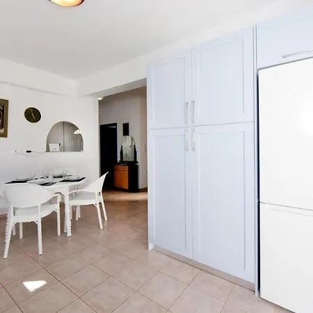 Irilena - 4bdr House *