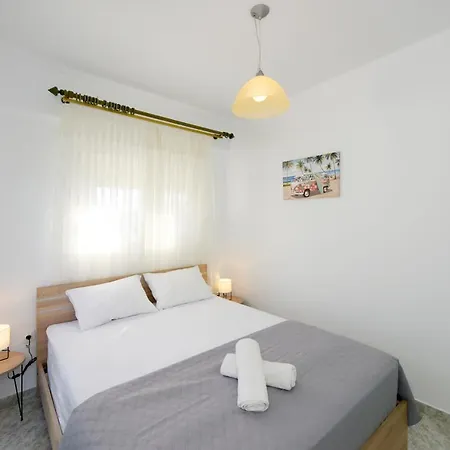 Irilena - 4bdr House * Gennadi