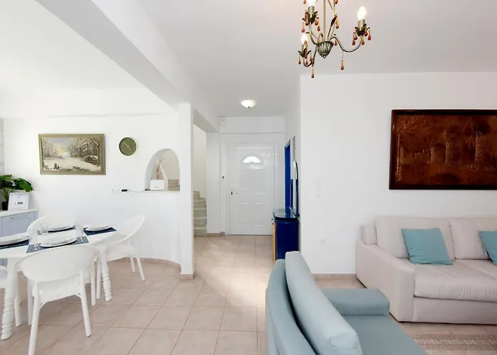 Villa Irilena - Beach House With Private Pool *