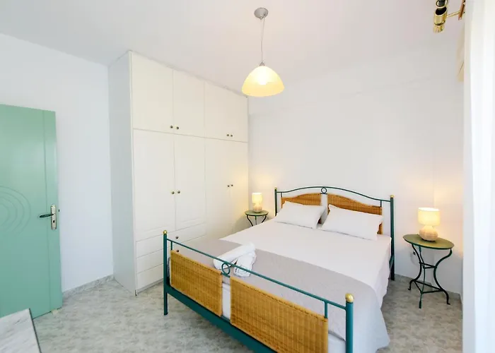 Villa Irilena - Beach House With Private Pool