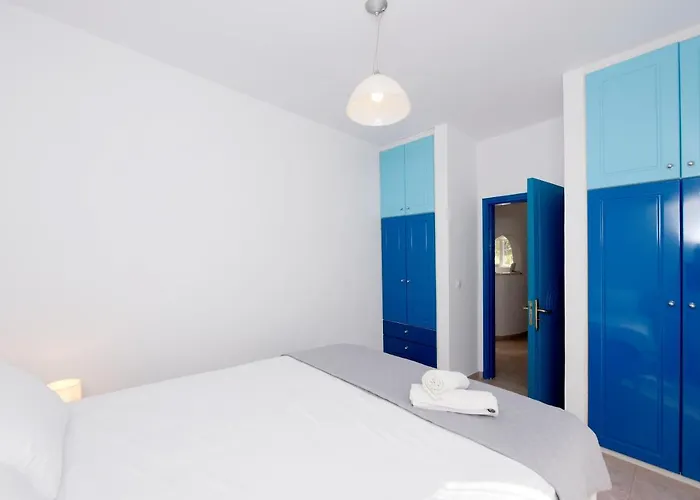 Villa Irilena - Beach House With Private Pool *